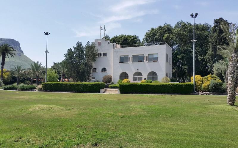 villa melchett mond israel m levitt 