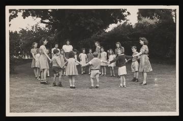 weir courtenay jewish refugee girls ushmm
